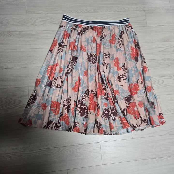[BUNJANG] Aven Pleated Floral Pattern Midi Skirt / 새상품) Aven 에이븐 골프 플리츠 스커트 꽃무늬 패턴