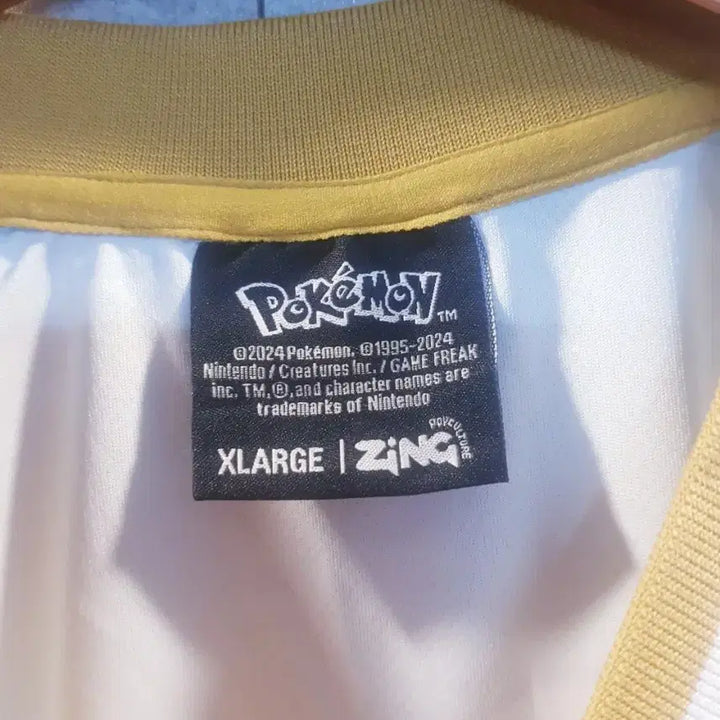 [BUNJANG] Pokemon Eevee Short Sleeve T-Shirt / 포켓몬 정품 굿즈. 이브이. 반팔 티셔츠.