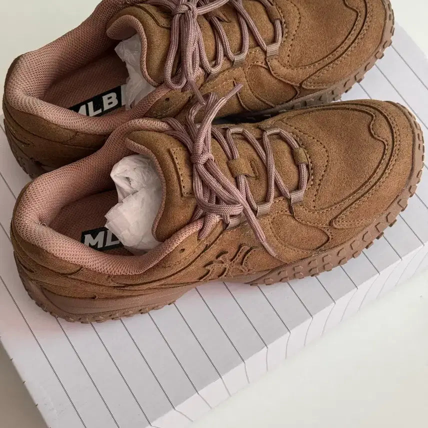[BUNJANG] MLB Trophy Low Sneakers (235) / MLB 엠엘비 트로피 로우 운동화 (235)