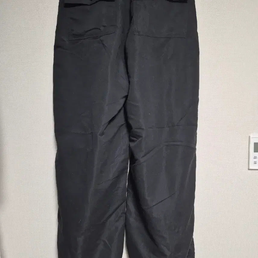 [BUNJANG] Motelrocks Microfiber Cargo Parachute Pants - Size S (New) / 모텔락스 카고팬츠 파라슈트 팬츠 S 새상품