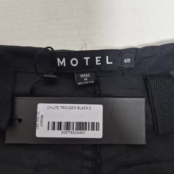 [BUNJANG] Motelrocks Microfiber Cargo Parachute Pants - Size S (New) / 모텔락스 카고팬츠 파라슈트 팬츠 S 새상품