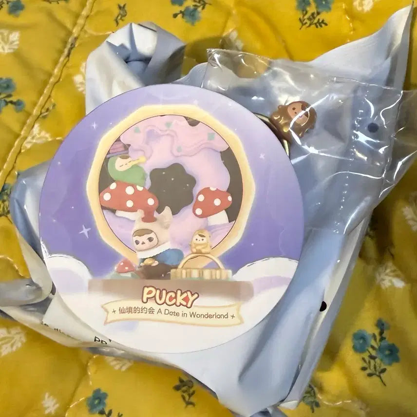 [BUNJANG] Pop Mart Pooky Romantic Proposal Series 4 "A Date in Ideal World" Vinyl Sealed / [비닐미개봉] 팝마트 로맨틱 프로포즈 시리즈 4 푸키 이상향의 데이트