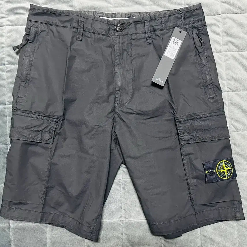 [BUNJANG] Stone Island Garment Dyed Cargo Bermuda Shorts Black / [31] 스톤 아일랜드 가먼트 다이드 카고 버뮤다 쇼츠 반바지 블랙