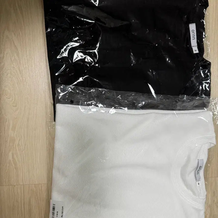 [BUNJANG] Arbol Muscle Fit T-Shirt (M) - Black/White / 아르볼 머슬핏 반팔 M