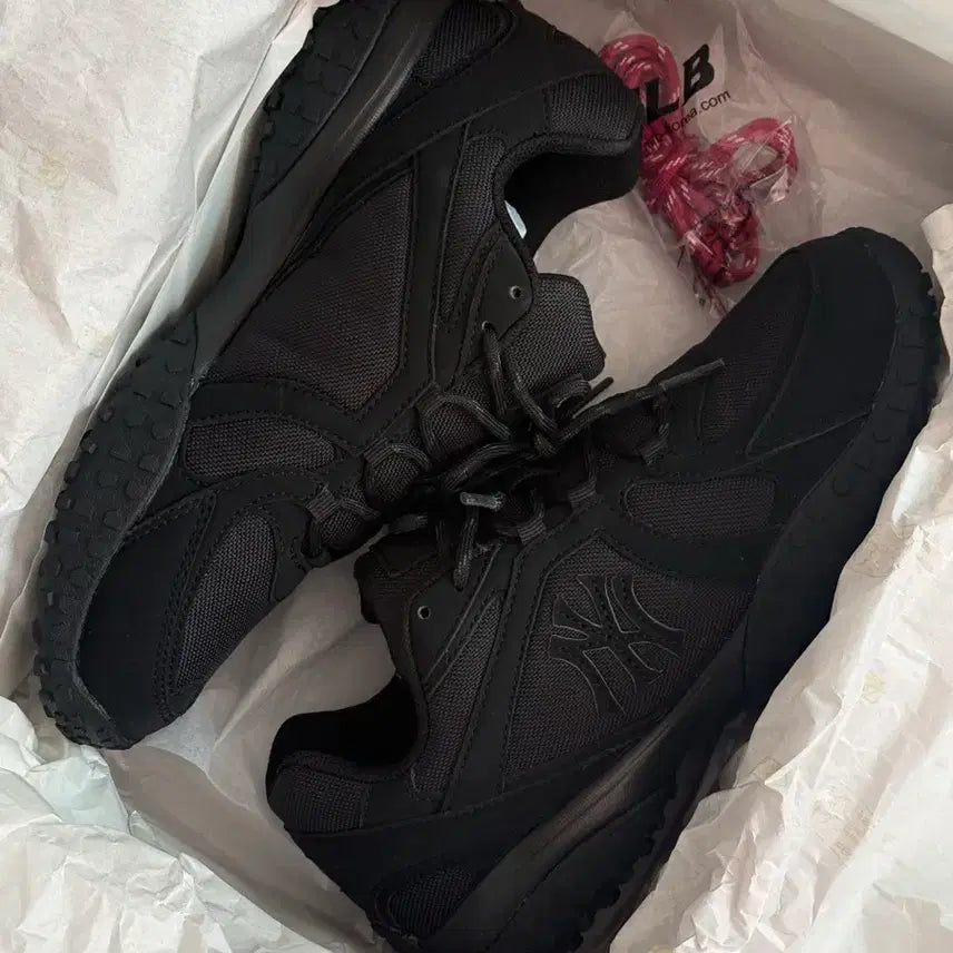 [BUNJANG] MLB Trophy Low Sneakers (240) / MLB 엠엘비 트로피 로우 운동화 (240)