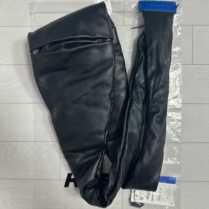 [BUNJANG] ADER Error x Zara Knotted Leather Shoulder Bag Black / 아더에러 x 자라 매듭 레더 숄더백 블랙
