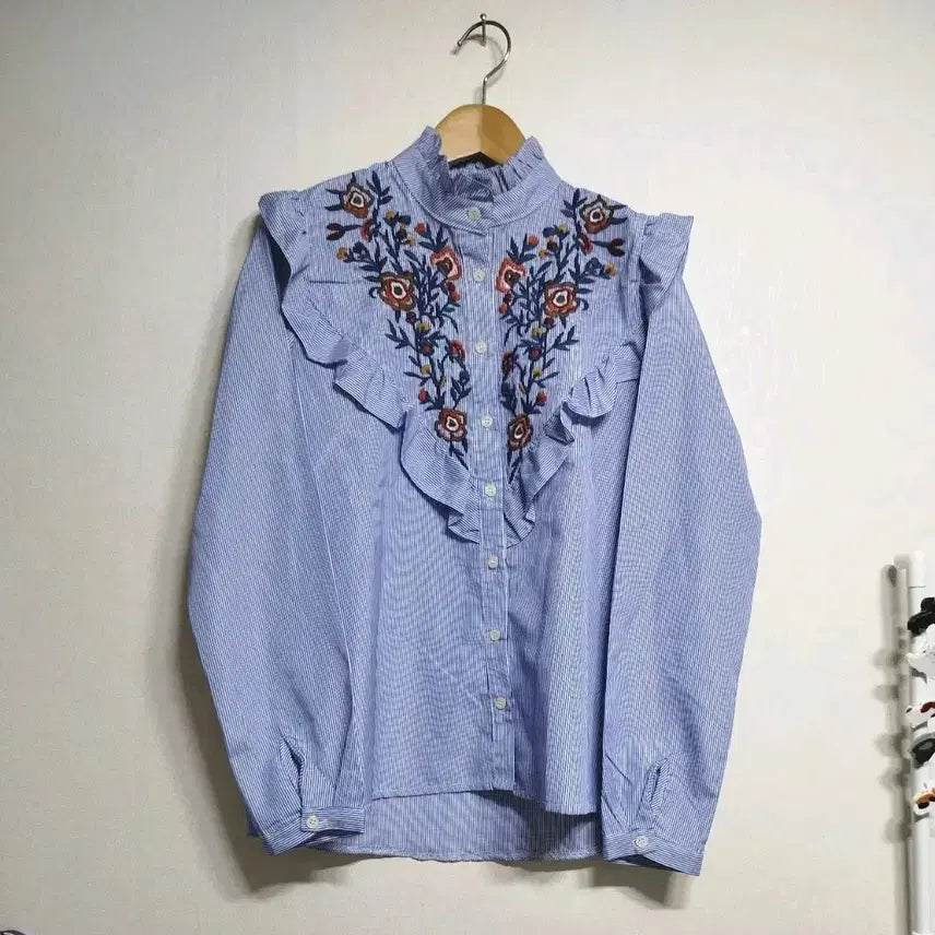 [BUNJANG] Embroidered Frill Shirt / 자수 프릴 셔츠