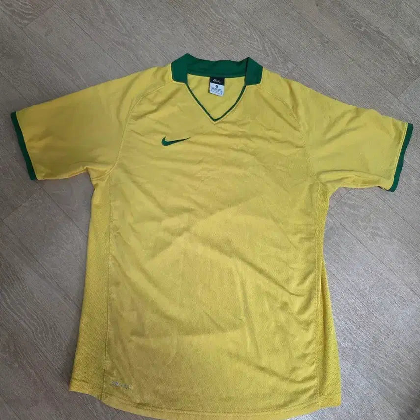 [BUNJANG] Nike Brazil Training Jersey Functional Short Sleeve T-Shirt M / 나이키 브라질 트레이닝 저지  기능성 반팔티 M