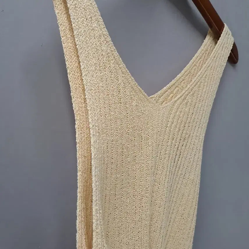 [BUNJANG] Yellow V-Neck Knit Vest / 옐로우 브이넥 니트 조끼