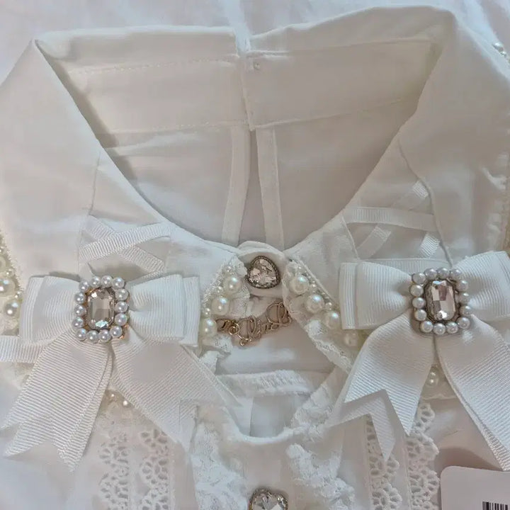 [BUNJANG] Liz Lisa Twin Ribbon Accessory Short Sleeve Blouse White / 리즈리사 트윈 리본 악세사리 반팔 블라우스 화이트