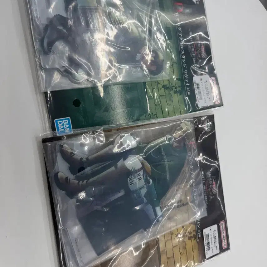 [BUNJANG] Attack on Titan Ichiban Kuji Acrylic Stand - Levi, Erwin Bundle (Sealed) / 진격의거인 제일복권 아크릴 스탠드 리바이 엘빈 일괄 미개봉