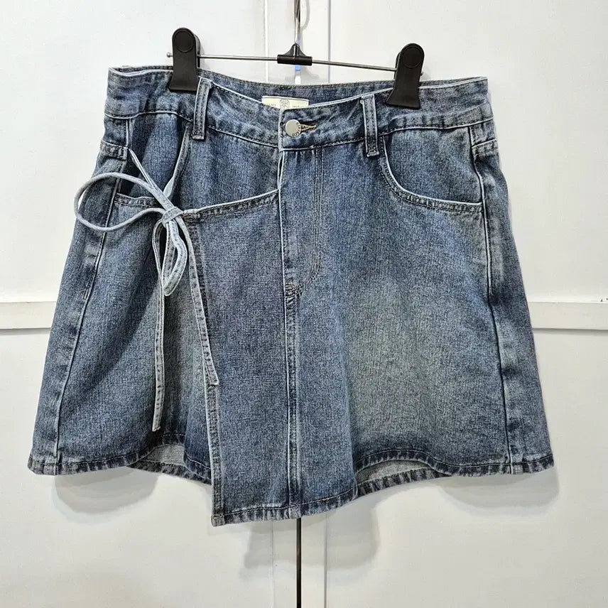 [BUNJANG] Ririenko Wrap-Style Denim Shorts / 리리앤코 랩st 데님 쇼츠