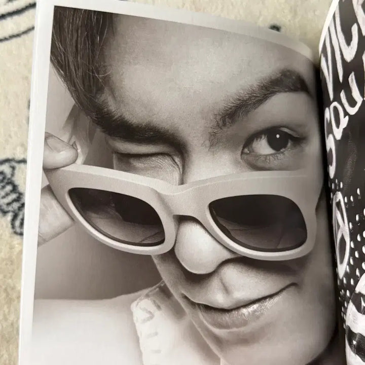 [BUNJANG] BIGBANG 20 Extraordinary Mini Photobook / 빅뱅 20 엑스트라 올디너리 미니 포토북 화보집