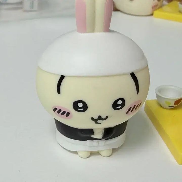 [BUNJANG] Chiikawa Usagi Figure Set / 치이카와 우사기 피규어 세트