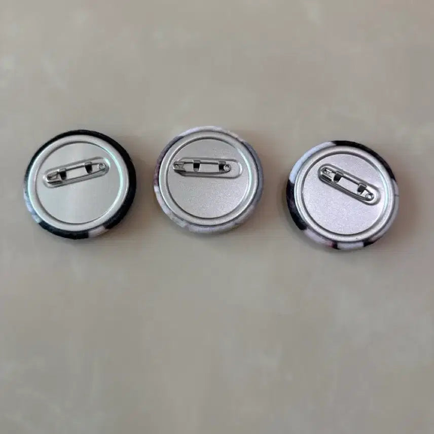 [BUNJANG] IVE (Iseo, Liz, Wonyoung) 3-Piece Soft Pin Badge Set / 아이브 이서 리즈 원영 말랑핀뱃지 3종 세트