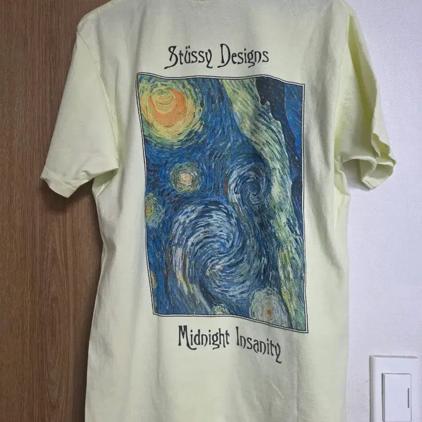 [BUNJANG] Stüssy Midnight Insanity T-Shirt Pale Yellow M / 스투시 미드나잇 인세니티 티셔츠 (Pale Yellow / M)
