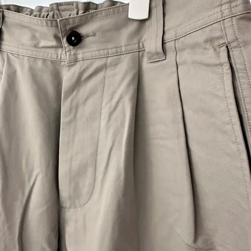 [BUNJANG] Margaret Howell Two-Tuck Chinos (M) - Light Grey / 마가렛호웰 투턱 그레이 치노 (M)