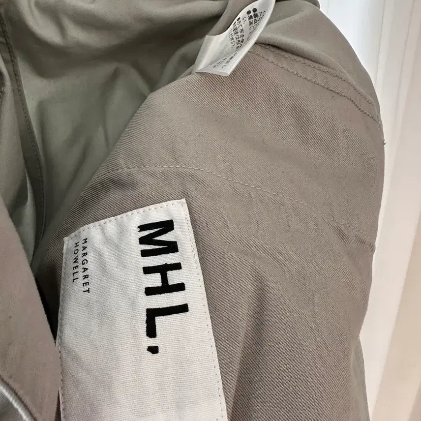 [BUNJANG] Margaret Howell Two-Tuck Chinos (M) - Light Grey / 마가렛호웰 투턱 그레이 치노 (M)
