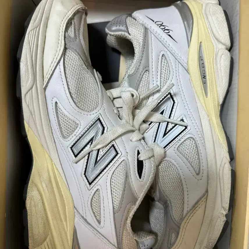 [BUNJANG] New Balance 990v3 Sea Salt Sneakers / 뉴발란스 990v3 씨솔트