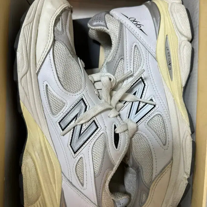 [BUNJANG] New Balance 990v3 Sea Salt Sneakers / 뉴발란스 990v3 씨솔트