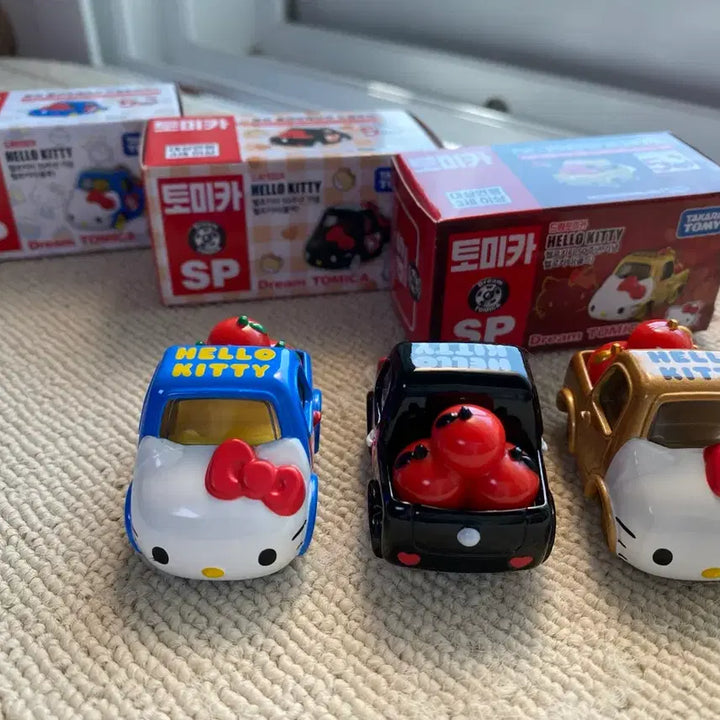[BUNJANG] Tomica Dream Tomica Hello Kitty 50th Anniversary Cars Bundle Set / 토미카 드림토미카 헬로키티 자동차 50주년 기념 일괄