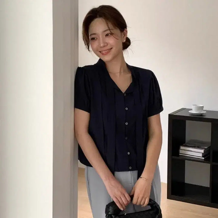 [BUNJANG] Ganaesra Muse Crop Blouse Navy / 가내스라 뮤즈 크롭 블라우스