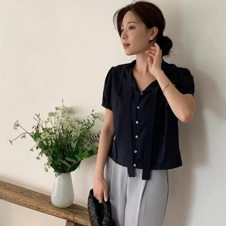 [BUNJANG] Ganaesra Muse Crop Blouse Navy / 가내스라 뮤즈 크롭 블라우스