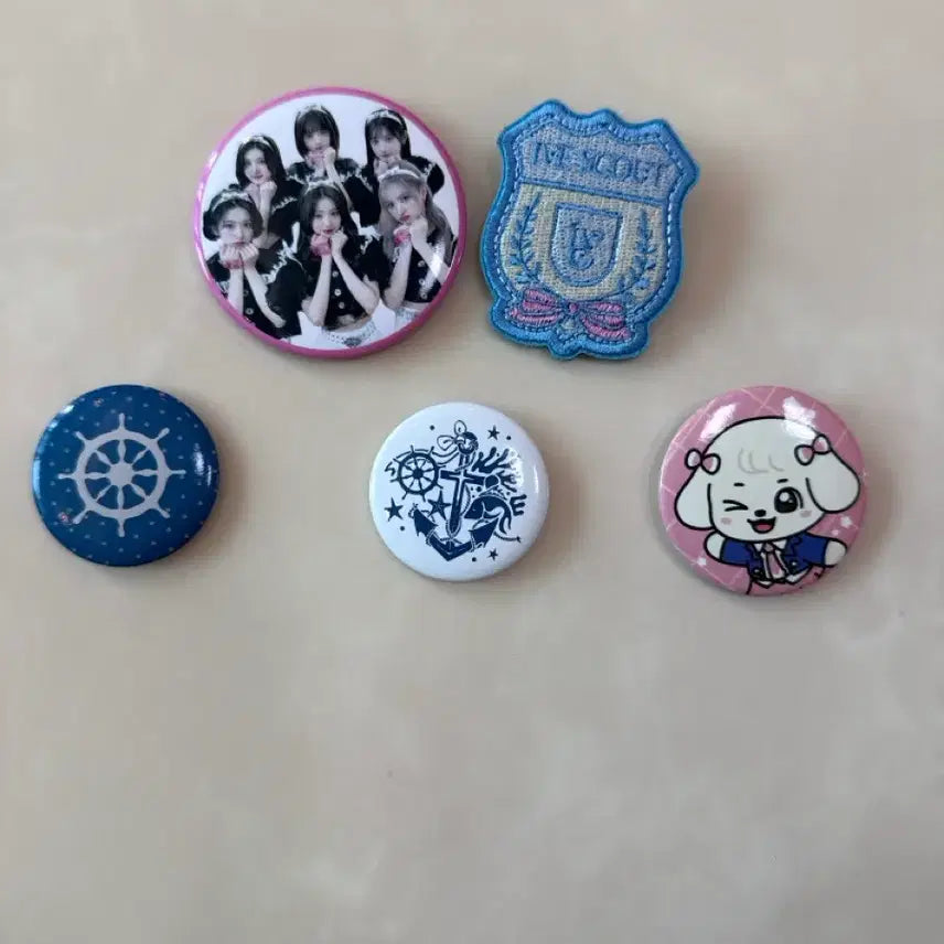 [BUNJANG] IVE 5-Piece Pin Badge Set / 아이브 핀뱃지 5종 판매해요