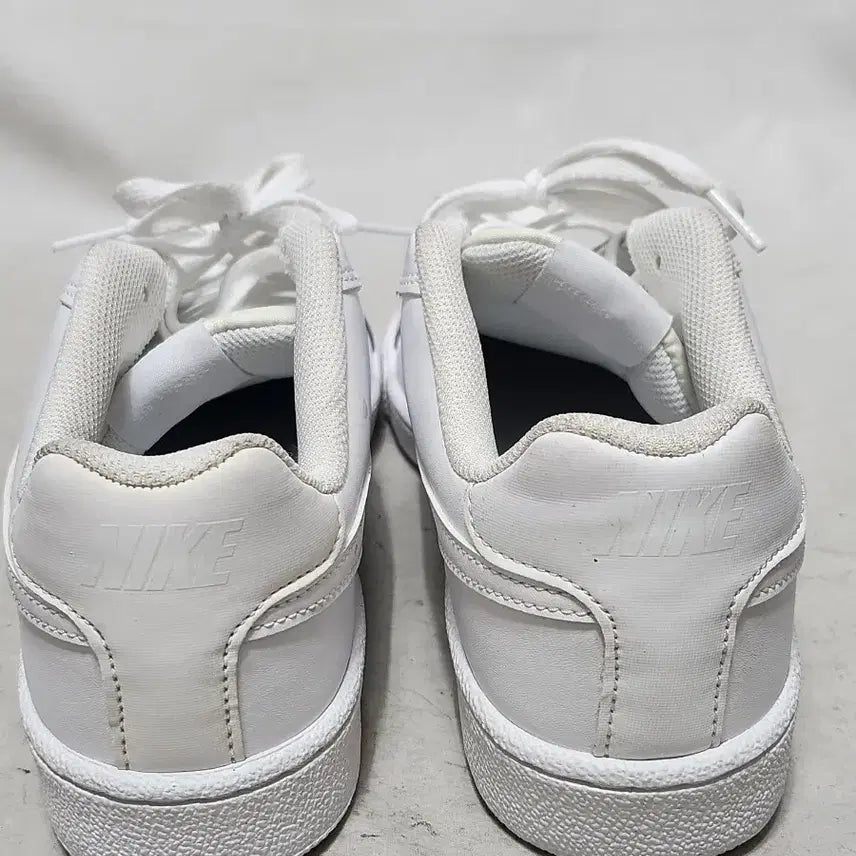 [BUNJANG] Nike Court Royale AC Sneakers White / 250 나이키 코트 로얄 AC 흰색 스니커즈