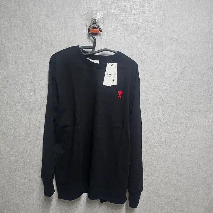 [BUNJANG] AMI Small Heart Black Long Sleeve T-Shirt - Size L / 아미 스몰 하트 블랙 긴팔 티셔츠L