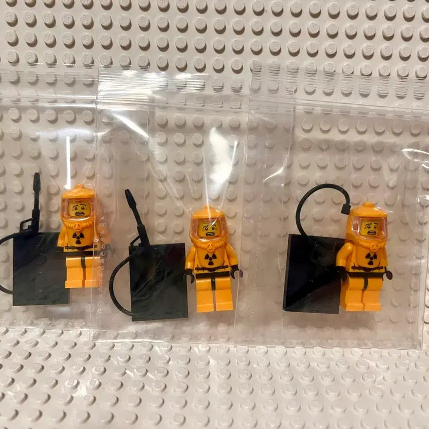 [BUNJANG] LEGO Minifigures Series 4 Hazmat Guy (2011) / 레고 <미니피규어 시리즈 4> 방사능 처리 요원