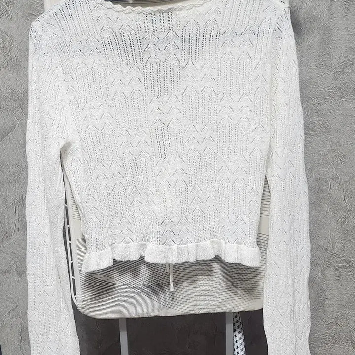 [BUNJANG] 8 Seconds White Punching Crop Cardigan / 8세컨즈 화이트 펀칭 크롭 가디건