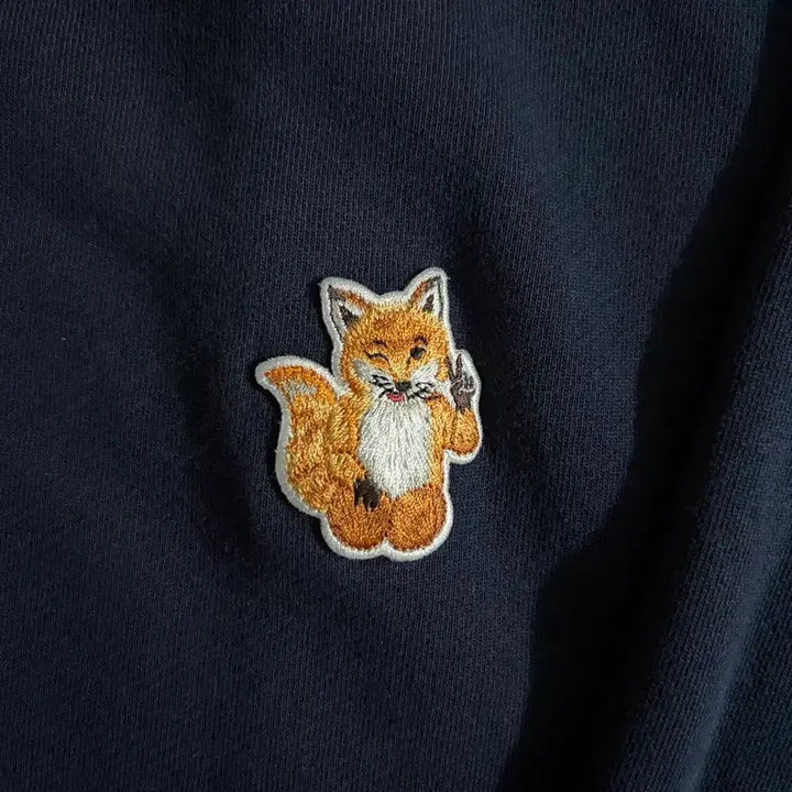 [BUNJANG] Maison Kitsuné Navy Sweatshirt XL / (백화점판, 새상품급) 메종키츠네 맨투맨 네이비