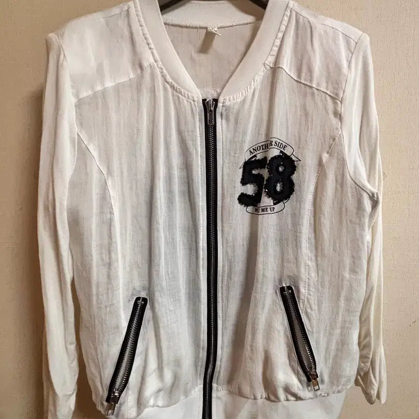 [BUNJANG] White Windbreaker Jacket / 화이트 바람막이 자켓 점퍼