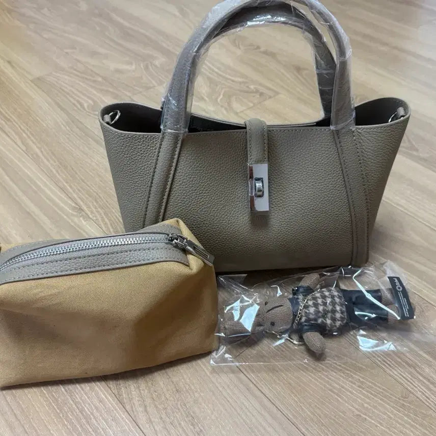 [BUNJANG] JISELLE Anuén Buckle Point Bag / 지젤 아누엔 버클 포인트백