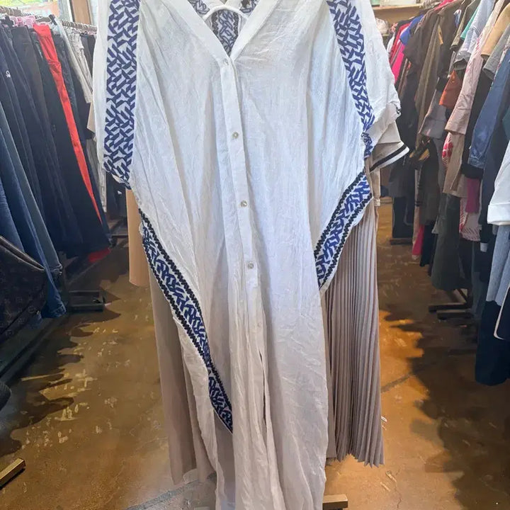 [BUNJANG] Massimo Dutti White Embroidered Long Shirt Dress / 마시모두띠 화이트 자수 롱 셔츠 원피스