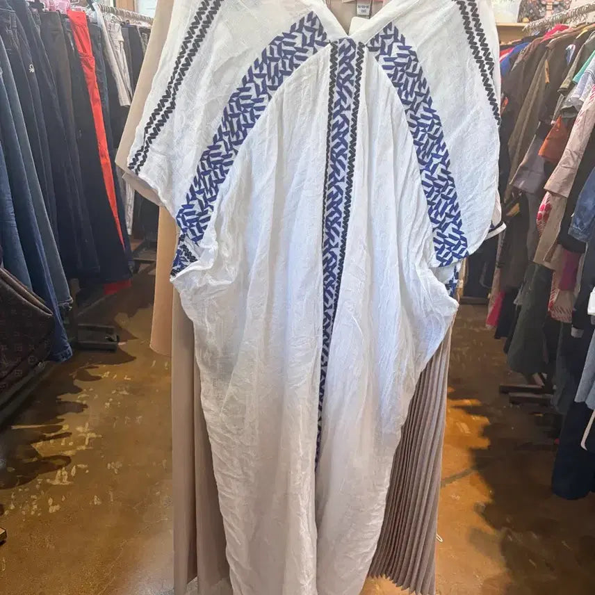 [BUNJANG] Massimo Dutti White Embroidered Long Shirt Dress / 마시모두띠 화이트 자수 롱 셔츠 원피스