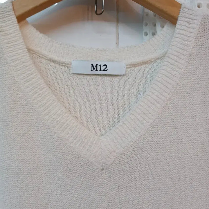 [BUNJANG] Ivory V-Neck Short-Sleeve Knit (Size 77) / M12 브이넥 반팔 니트 아이보리 77