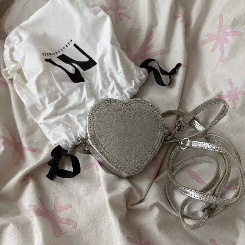 [BUNJANG] Magishood Silver Heart Bag / 마지셔우드 하트백 실버