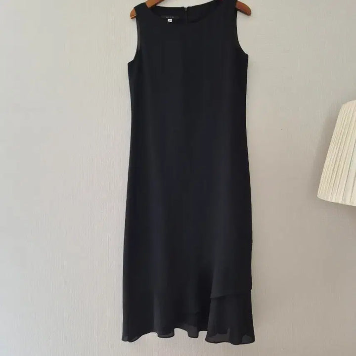[BUNJANG] DECO Sleeveless Mini Dress Ruffle Hem / [DECO] 블랙 민소매 원피스 프릴 덧단