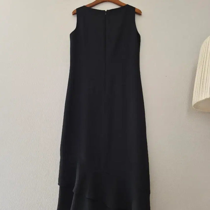 [BUNJANG] DECO Sleeveless Mini Dress Ruffle Hem / [DECO] 블랙 민소매 원피스 프릴 덧단