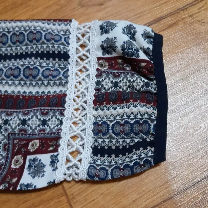 [BUNJANG] Ethnic Half-Sleeve Blouse / 에스닉 칠부 블라우스(루즈핏)