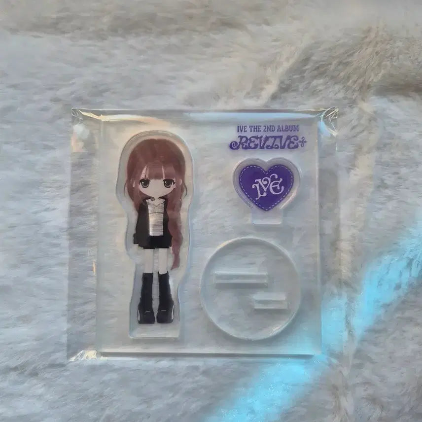 [BUNJANG] IVE REALIZE Acrylic Stand / 아이부 리바이브 아크릴 스탠드 팔아요!