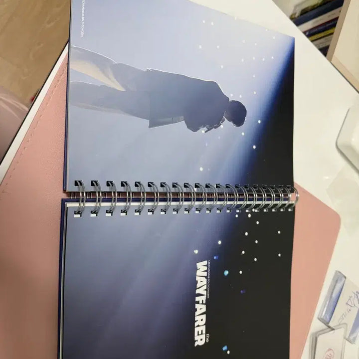[BUNJANG] Lee Changsub The Wayfarer Behind Photobook / 이창섭 The Wayfarer 비하인드 포토북