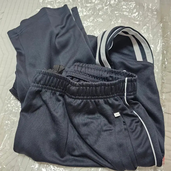 [BUNJANG] School Uniform Winter Tracksuit Bottoms Size 115 / 새상품 입니다. 동복 체육복 긴바지 115