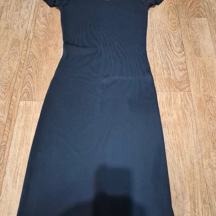[BUNJANG] MICHAA Slim Fit Short Sleeve Knit Dress Black / [정품] 미샤(MICHAA) 슬림핏 반소매 니트 원피스 (55/블랙)