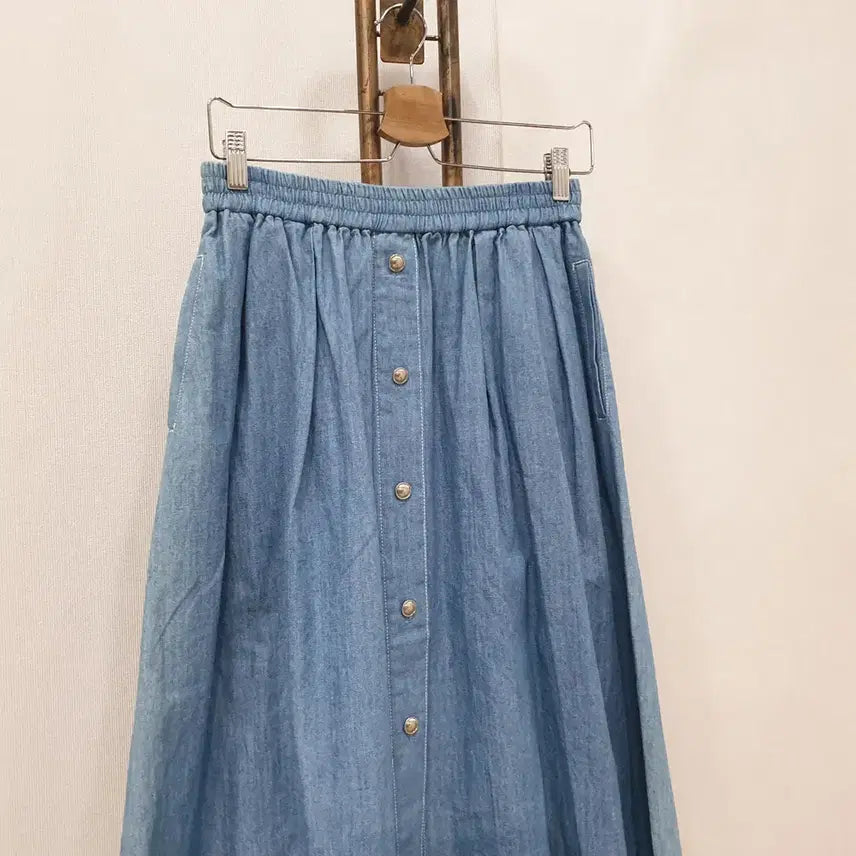 [BUNJANG] G-Cut Button Detail Denim Long Skirt Size 55 / (kk69628)지컷 버튼 디테일 데님 롱 스커트 55
