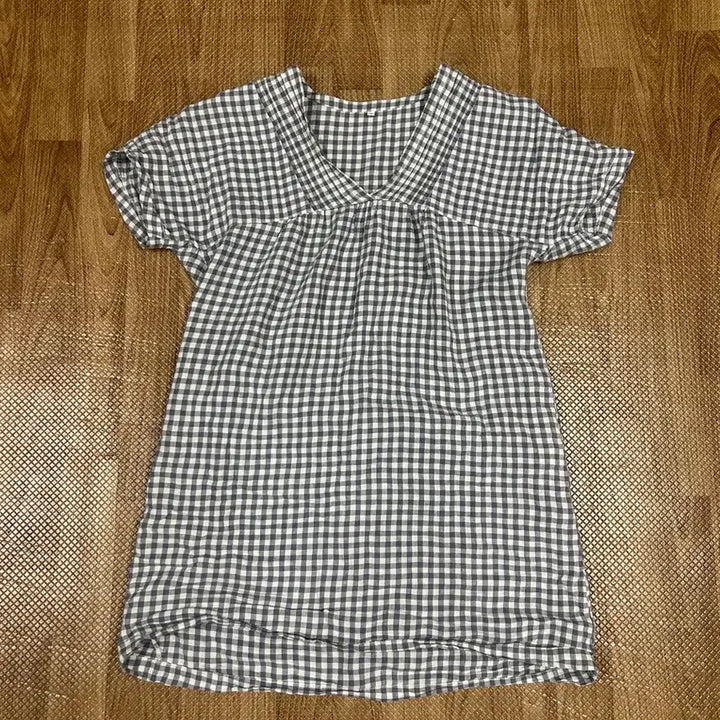 [BUNJANG] Vintage Check V-Neck Short Sleeve Blouse / 빈티지 체크 브이넥 반팔 블라우스