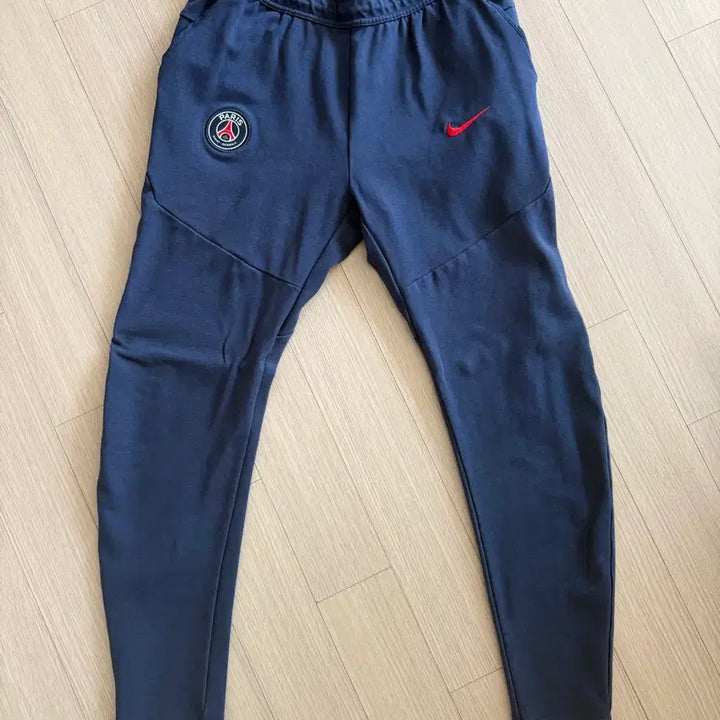 [BUNJANG] Nike Paris Saint-Germain Tech Fleece Top &amp; Bottom Set / 나이키 파리생제르망 테크플리스 상하의 세트