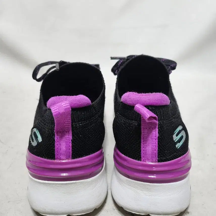 [SOLD OUT] 245 스케쳐스 Skech-Air 운동화 블랙/퍼플